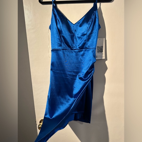 Gorgeous dress - Picture 2 of 5